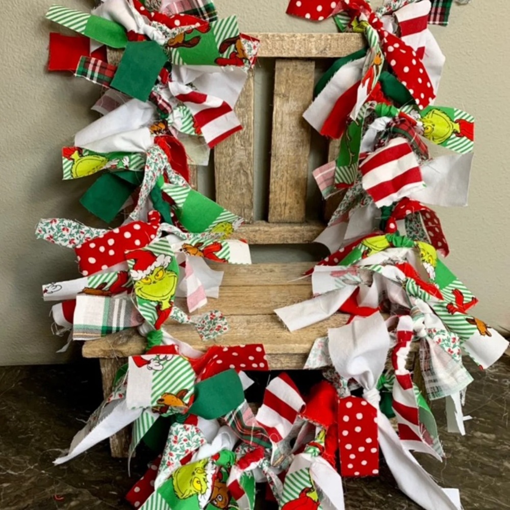 The Grinch Christmas Garland